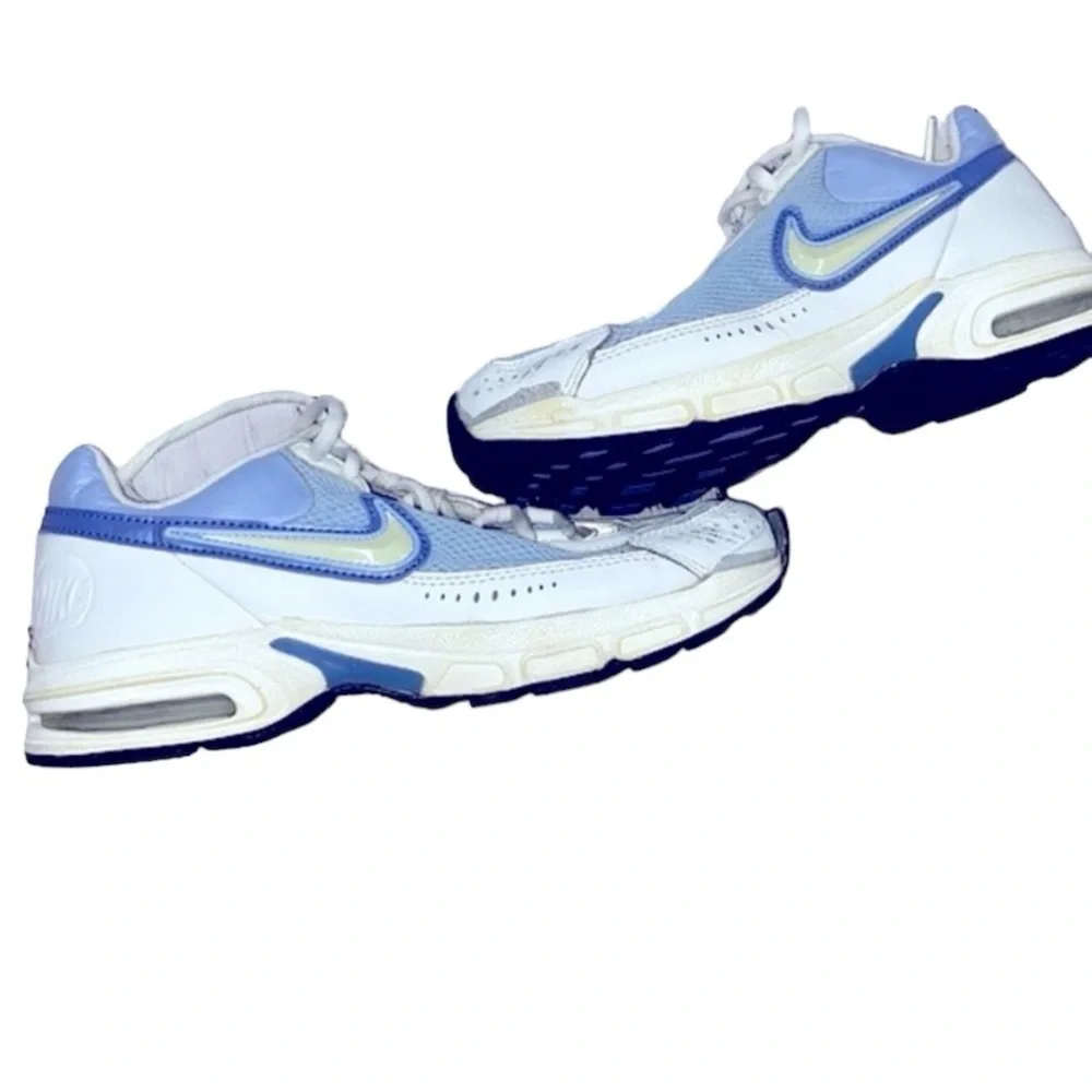 Nike size 6 youth sneakers